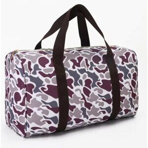 Camouflage Canvas Duffle Bag With Zipper Closure